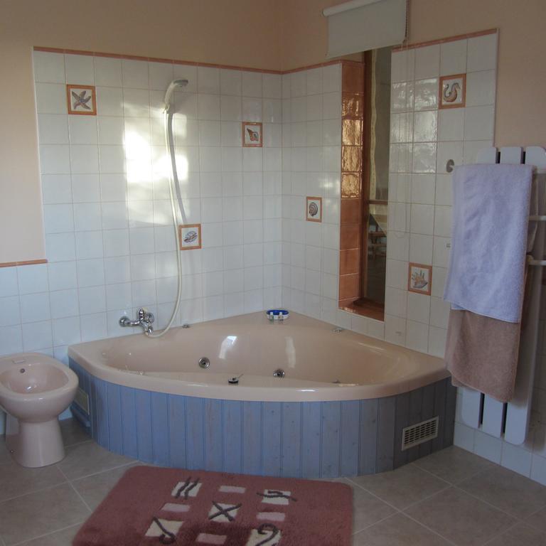 Le Clos De Lumiere La Roche-des-Arnauds Номер фото