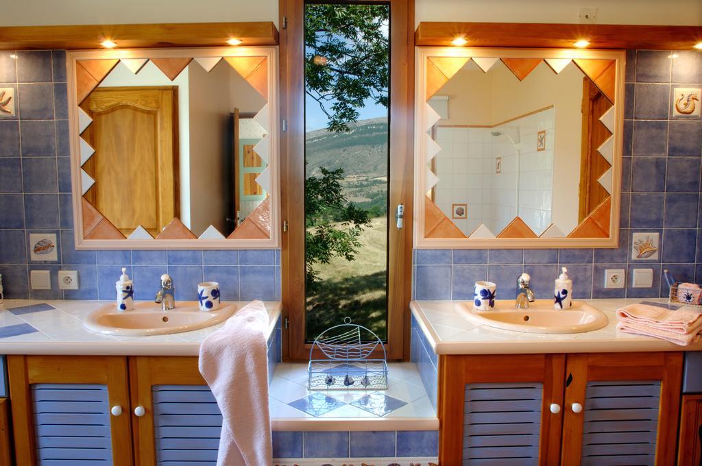 Le Clos De Lumiere La Roche-des-Arnauds Экстерьер фото